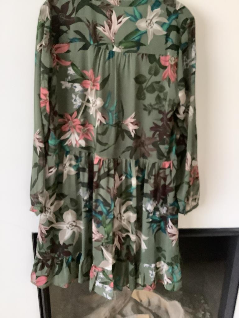 kleedje B young maat 40, Kleding | Dames, Maat 38/40 (M), Ophalen of Verzenden, Zo goed als nieuw, Knielengte