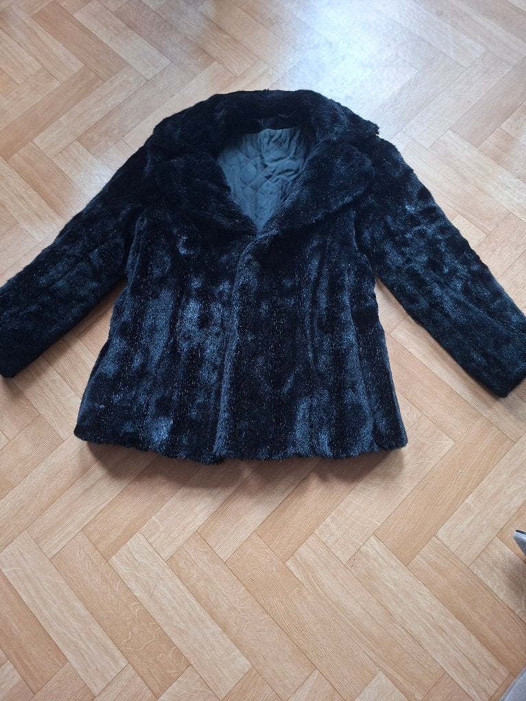 Winterjas in zwart nepbont, Taille 38/40 (M), Enlèvement, Porté, Geen merk