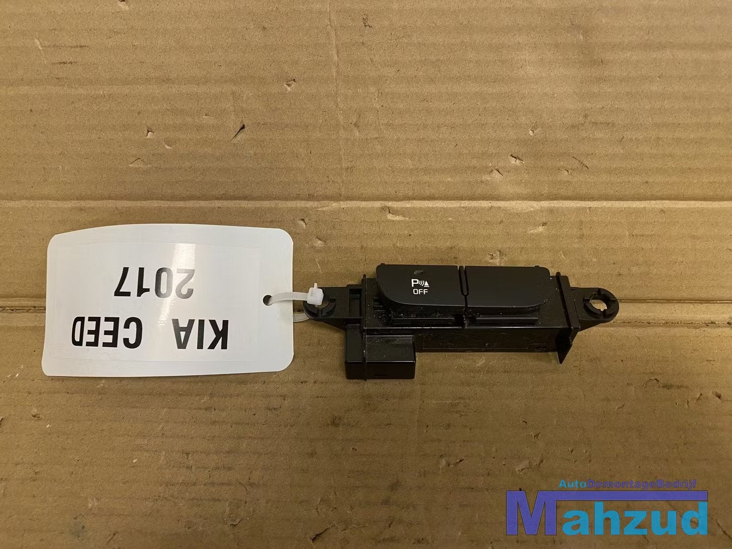 KIA CEE'D CEED PDC schakelaar 2012-2018 93310A2900, Heolleung-ro 12
06797  Seoul, Info@kia.com, Kia Corporation, Gebruikt