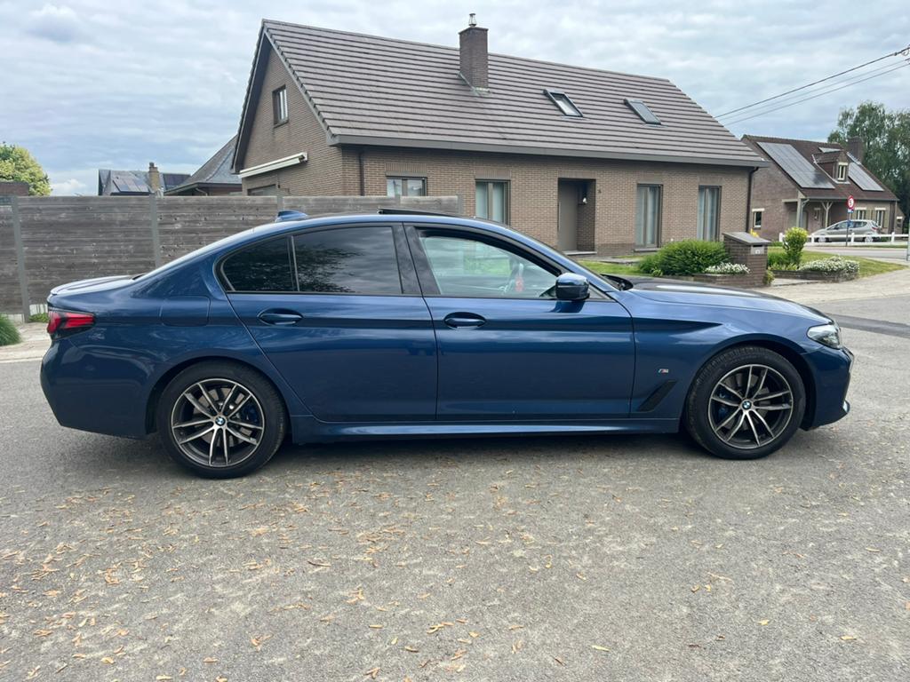 BMW 530e hybride M-pakket 63000 km 10/2020, Automaat, 4 deurs, Blauw, Leder