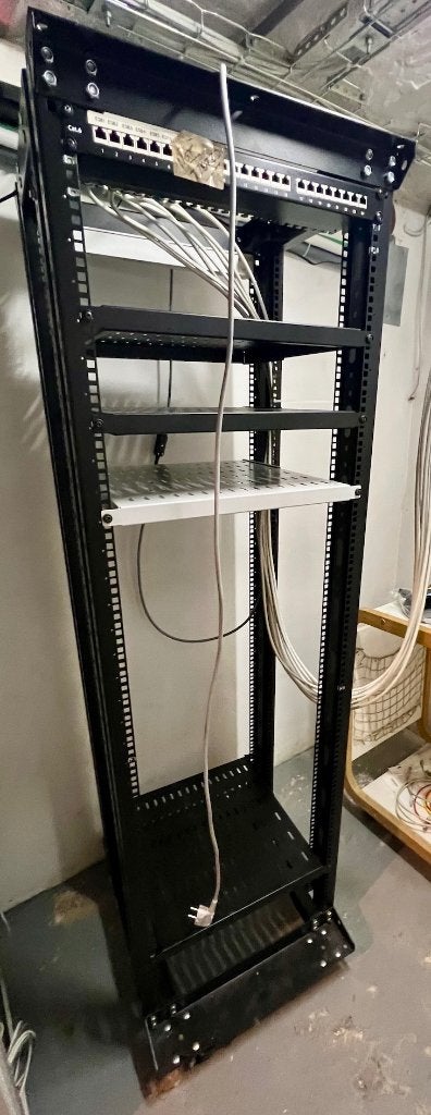 Rack informatique 19" ouvert 36U noir + 4 tablettes, Enlèvement, Comme neuf