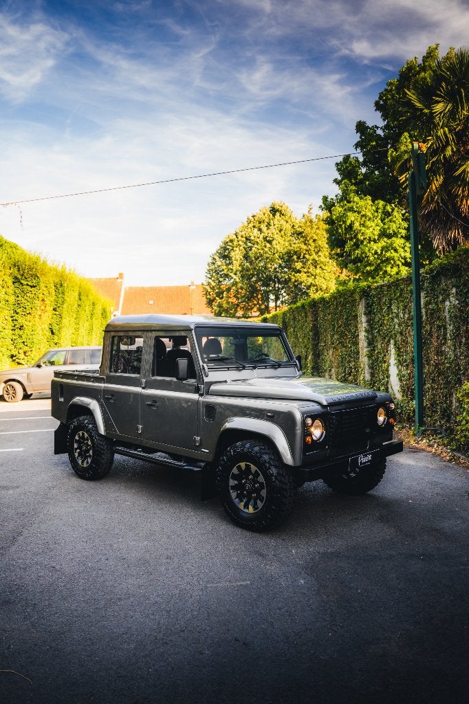 Land Rover Defender 110 CREW CAB //FULL LR HISTORY // LOW KM, Autos, Argent ou Gris, Achat, Garantie prolongée, Boîte manuelle