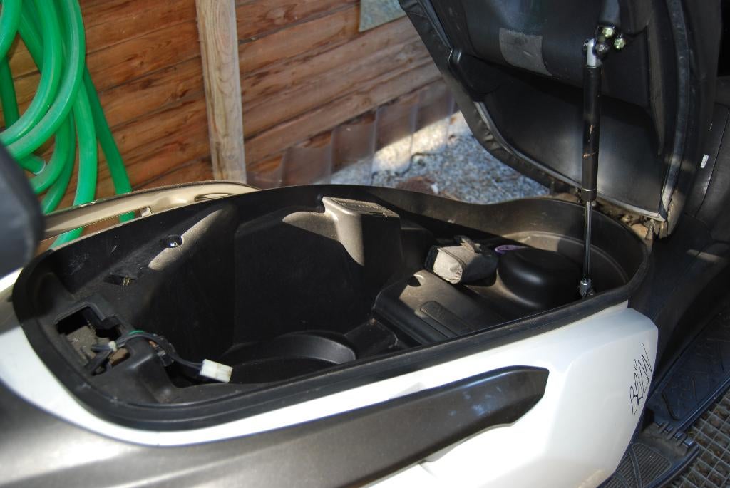 kymco 300 cc ABS DINKSTREET, Scooter, 300 cc, Motorrijbewijs A, Gebruikt