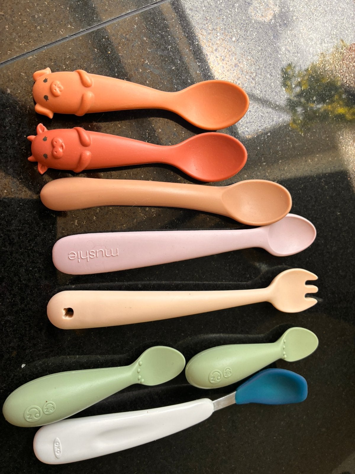8 baby spoons Liewood , Mushie , oxo , EZPZ & Konges Sløjd, Ophalen, Zo goed als nieuw