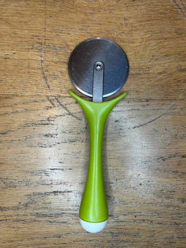 Groene IKEA pizzasnijder, Kunststof, Ophalen of Verzenden, Zo goed als nieuw, Vaatwasserbestendig