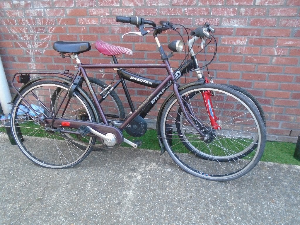 2 Fietsen voor opmaak of onderdelen ., Ophalen