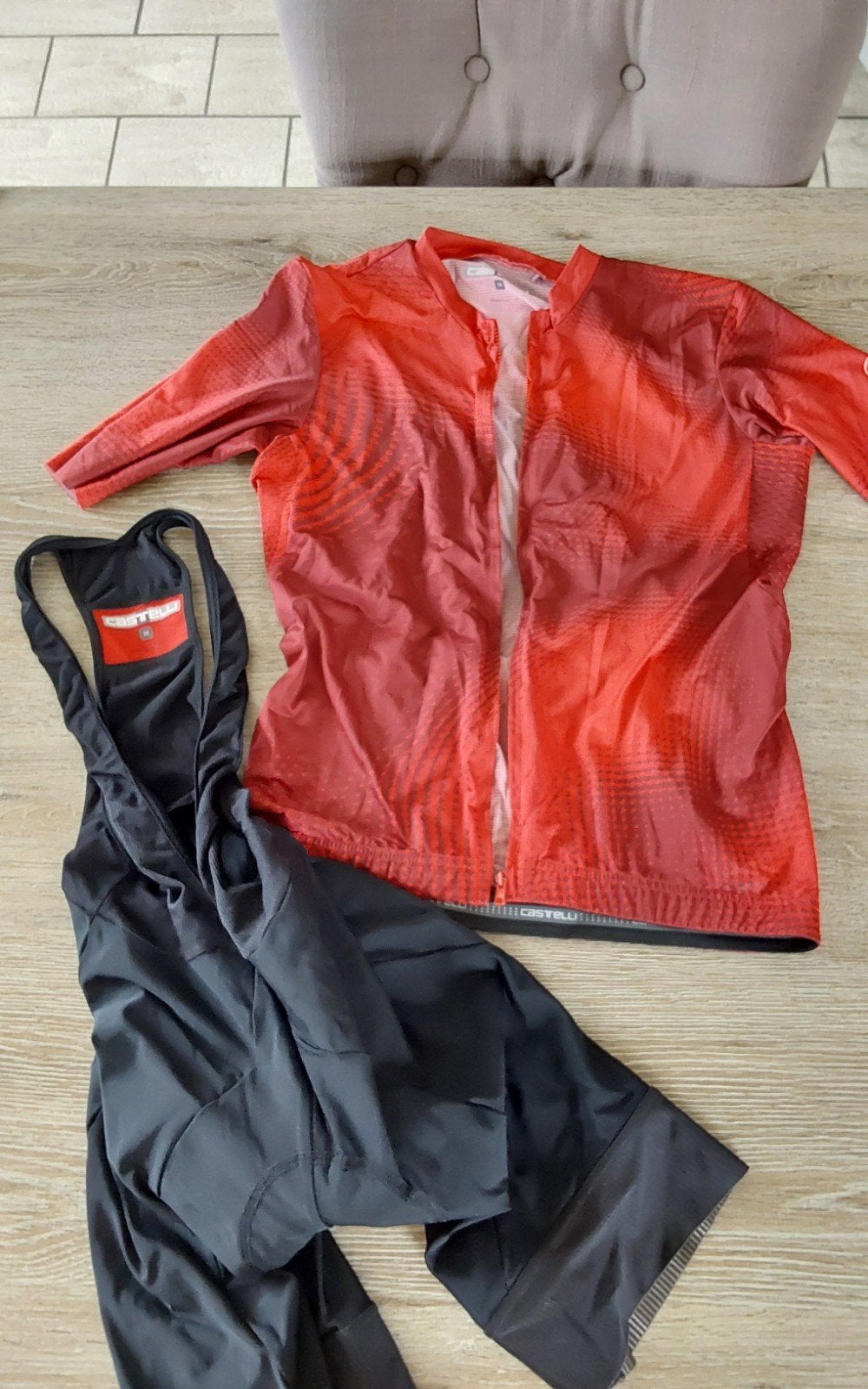 CASTTELLI fietskleding in perfecte staat maat M, Fietsen en Brommers, Ophalen, Zo goed als nieuw, Bovenkleding, Heren