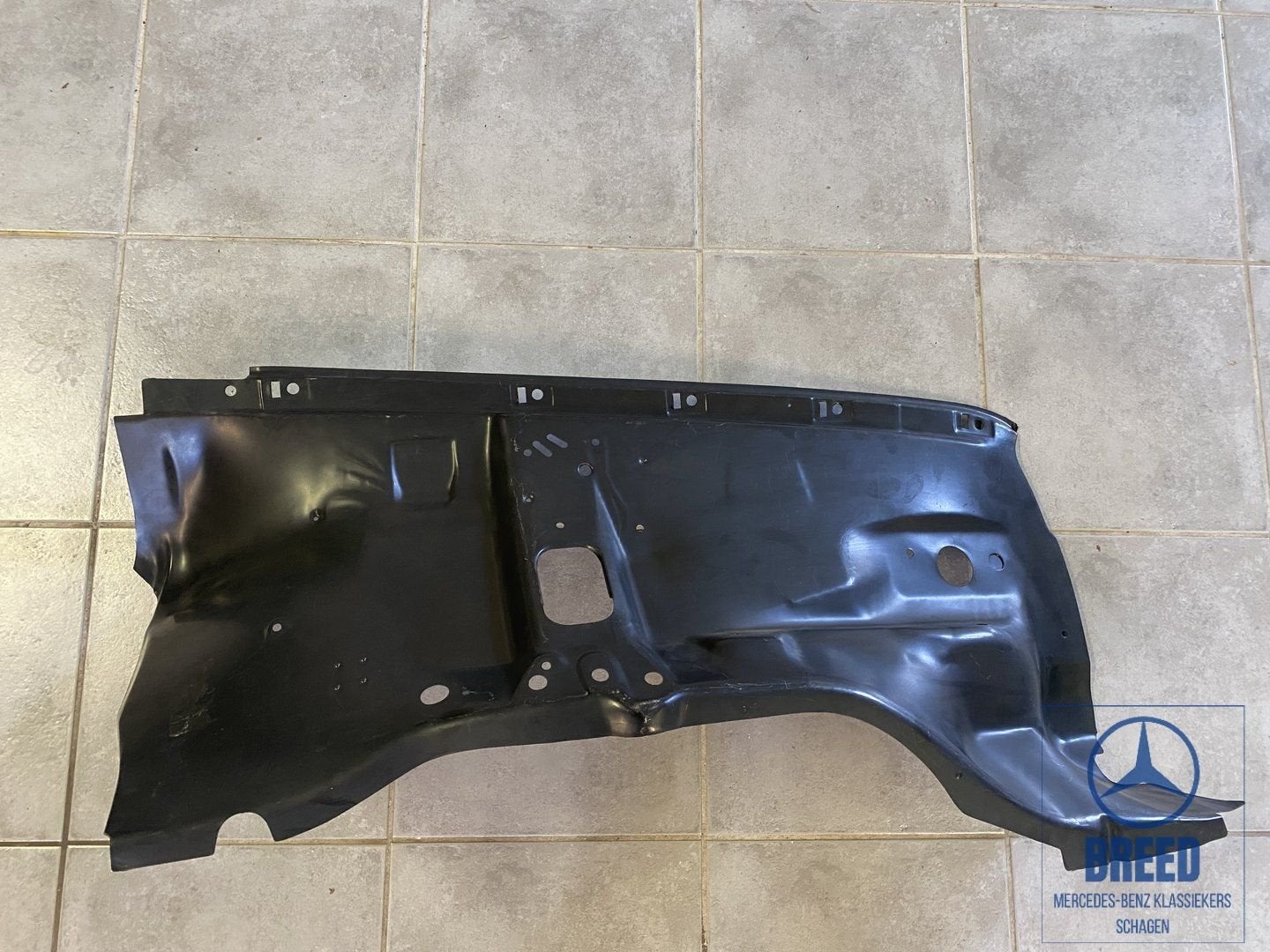 NOS binnenscherm links voor Mercedes-Benz W114 W115 /8, Auto-onderdelen, -, Nieuw, Ophalen of Verzenden, Bumper