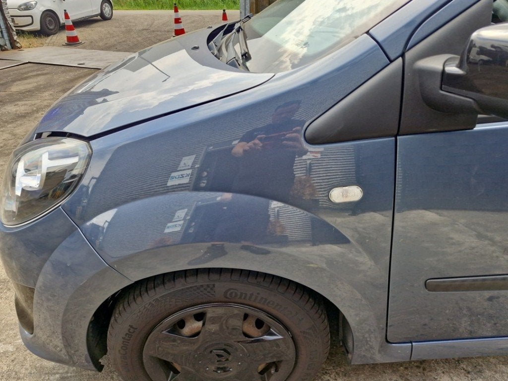 AILE AVANT GAUCHE Renault Twingo II (CN) (|7701477873|), Renault, Garde-boue, Utilisé, Peter-Huppertz-Straße 5
51063  Köln, DE