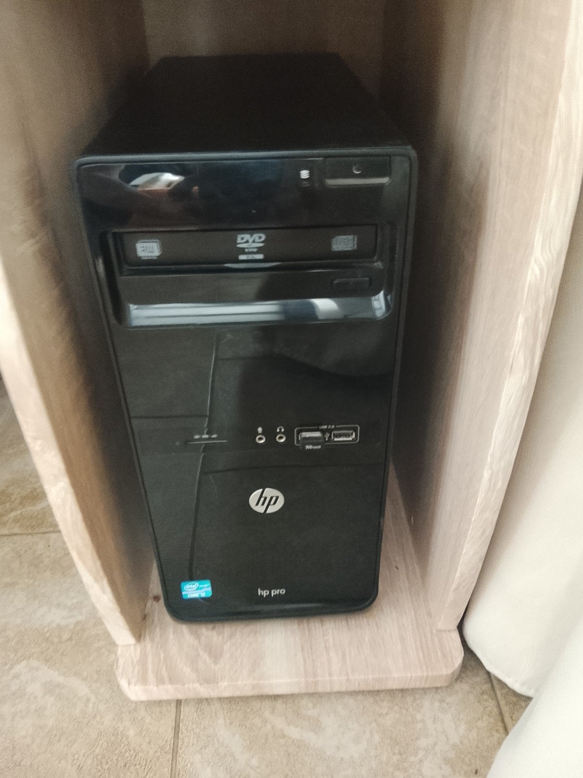 volledige desktop pc + computer meubel, Ophalen, Gebruikt