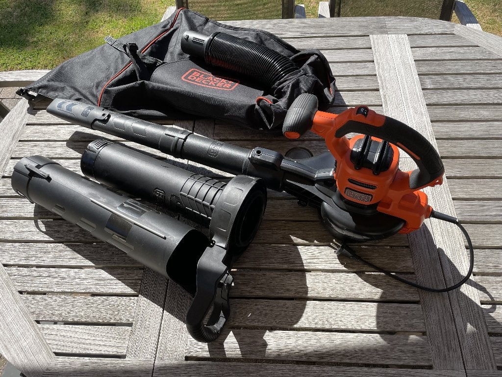 BLACK+DECKER BEBLV300SB- Souffleur, Électrique, Porté à la main, Comme neuf, Black&Decker