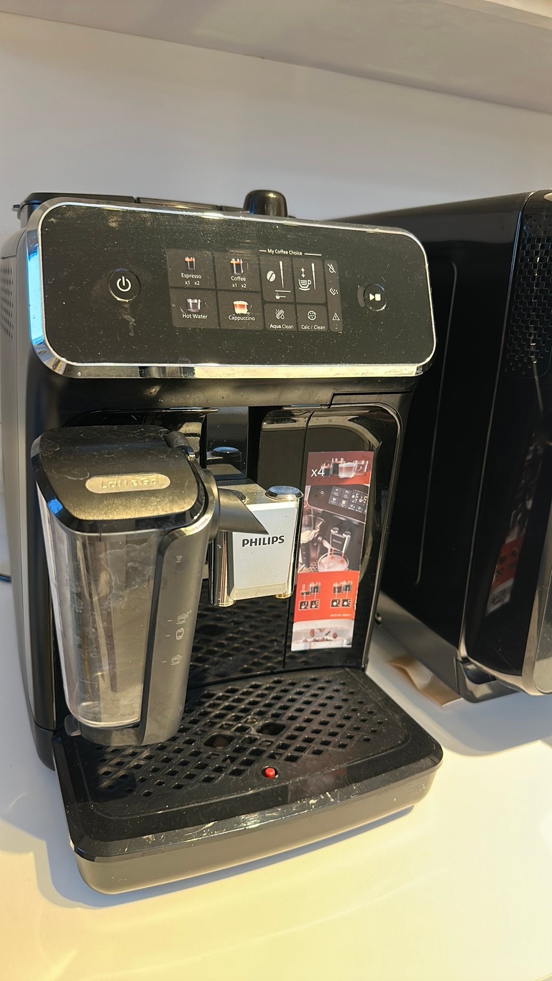 PHILIPS 2300-serie LatteGo - Volautomatische espressomachine, Elektronische apparatuur, Ophalen, Zo goed als nieuw, Afneembaar waterreservoir