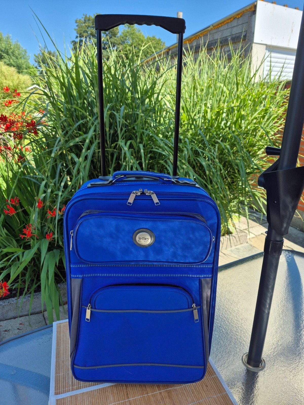 Valise sur roulettes, H. 55 cm , Bon état, Enlèvement, Roulettes