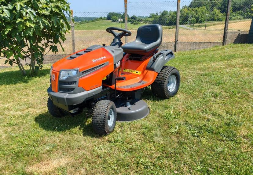 Tondeuse  Autoporté Husqvarna LTH154, Enlèvement ou Envoi, Comme neuf, Fonction de mulching, 90 à 120 cm