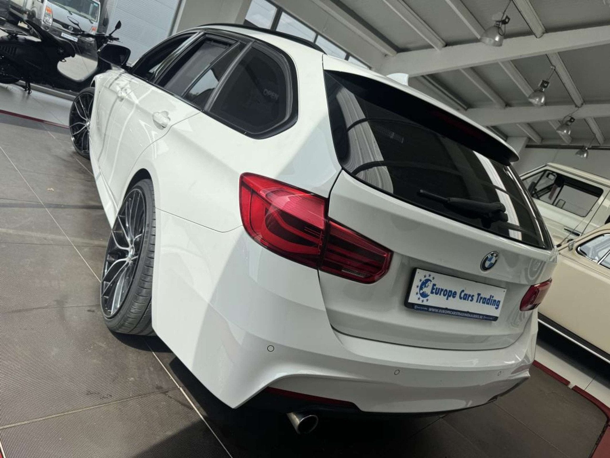 BMW 3 Serie 318 D 318D TOURING F30 PACK M SPORT BVA 2.0 150C, Auto's, Automaat, 110 kW, USB, Wit