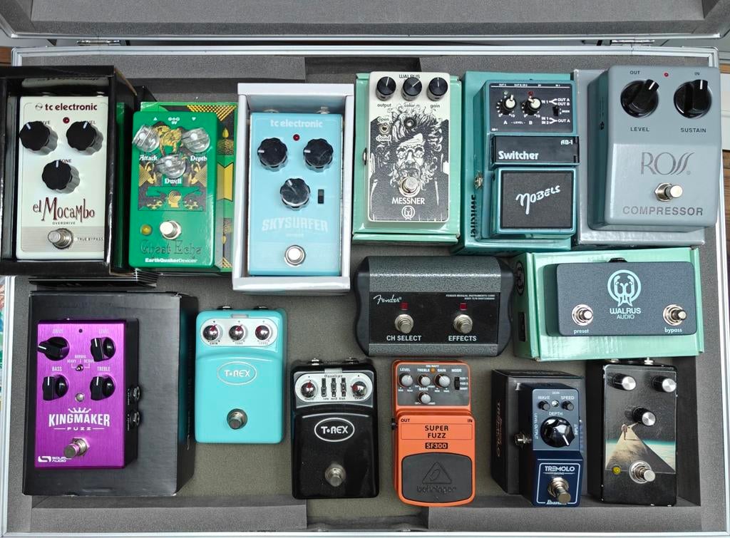 Lot van 14 effectpedalen, Ophalen, Compressor
