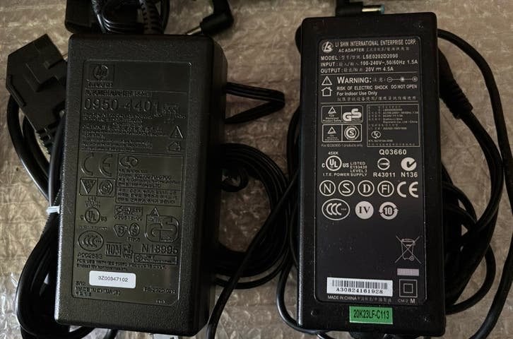 Laptop adapters (alles samen voor 35 euro), Enlèvement ou Envoi, Comme neuf