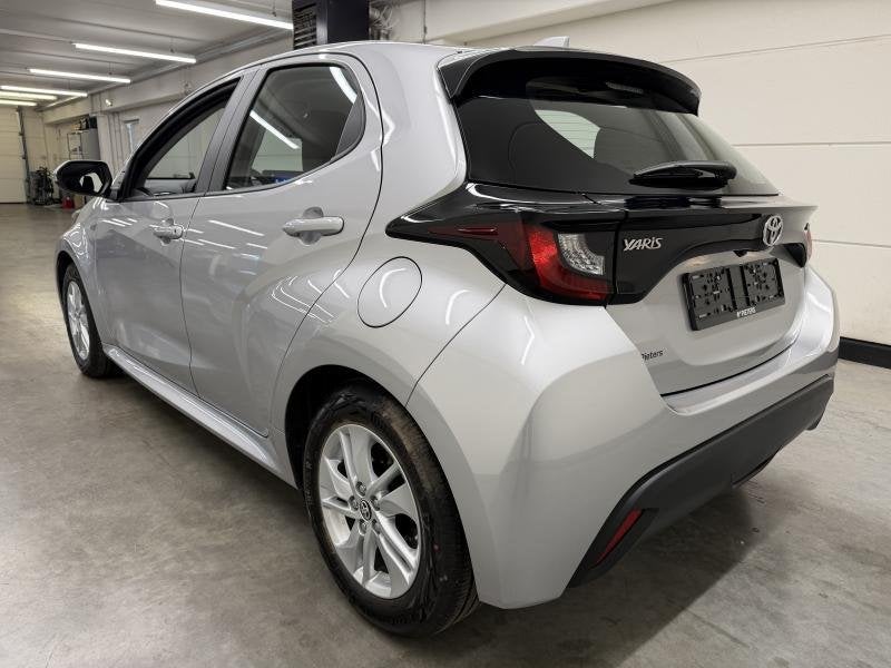 Toyota Yaris Dynamic, 1498 cc, 5 deurs, Hybride Elektrisch/Benzine, Yaris