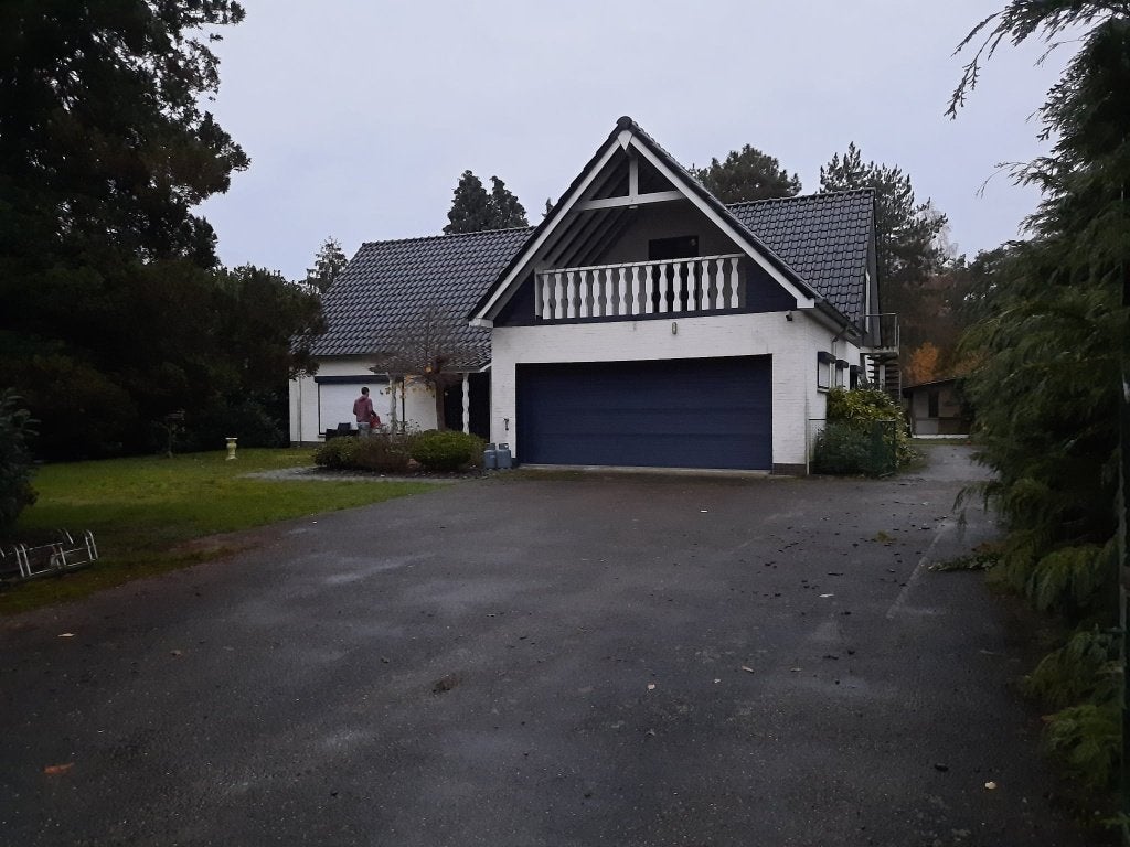 Elektrische garagepoort – 5.30m breed x 2.13m hoog, Ophalen, Kunststof, Gebruikt, 120 cm of meer