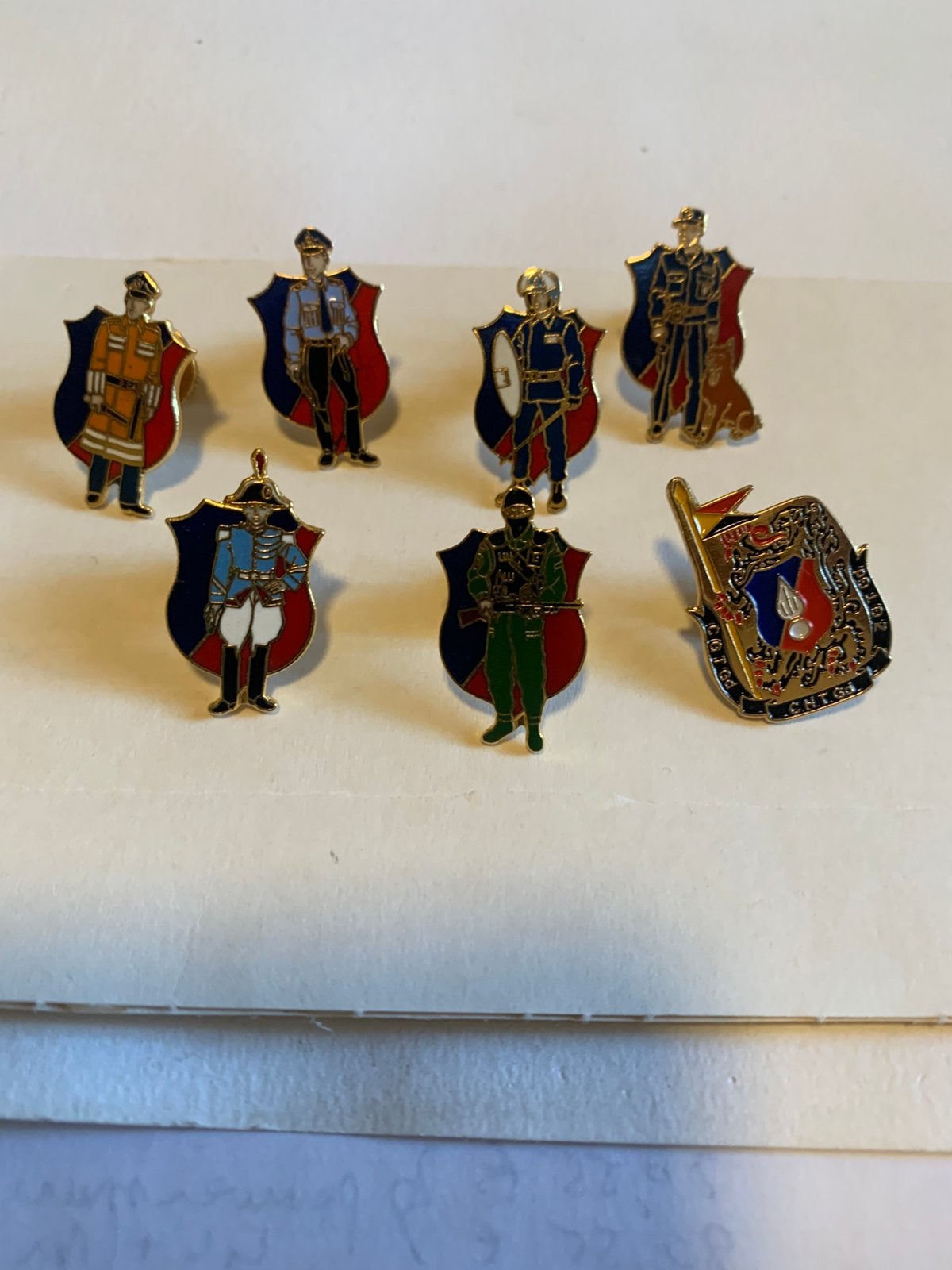 Lot van 7 retro pins van de politie, Verzamelen, Ophalen of Verzenden, Zo goed als nieuw