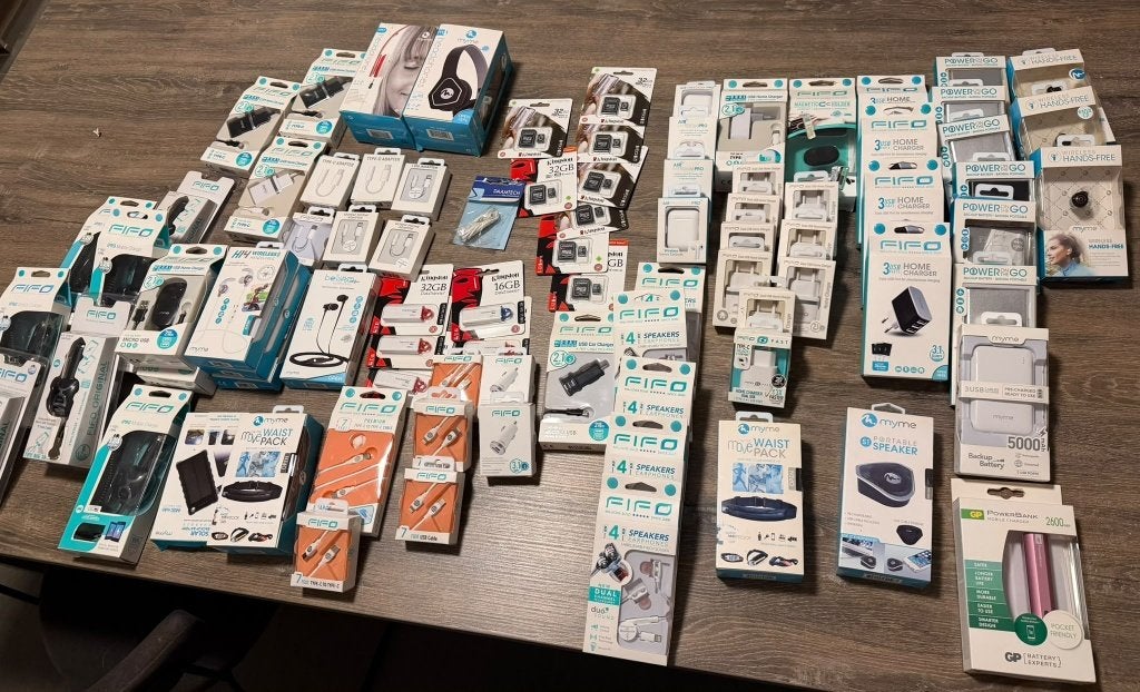 Grand lot de 84 nouveaux gadgets électroniques, Enlèvement, Neuf