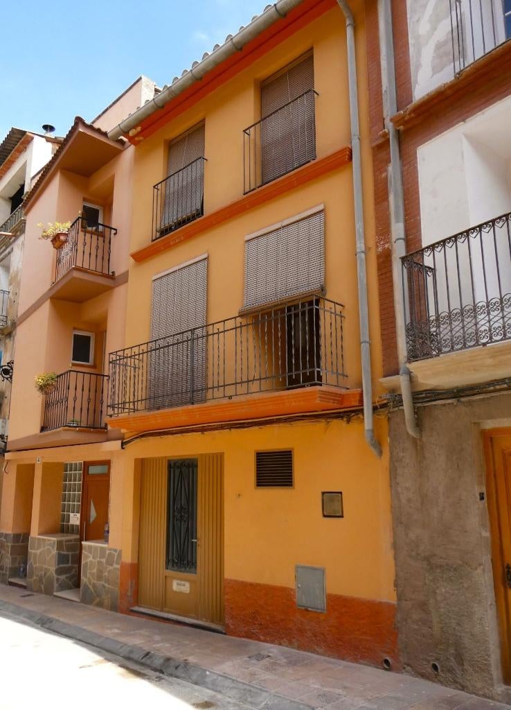 Dorpshuis in Maella (Aragon, Spanje) - 1062, Immo, Buitenland, 8 kamers, Dorp, Spanje, Woonhuis