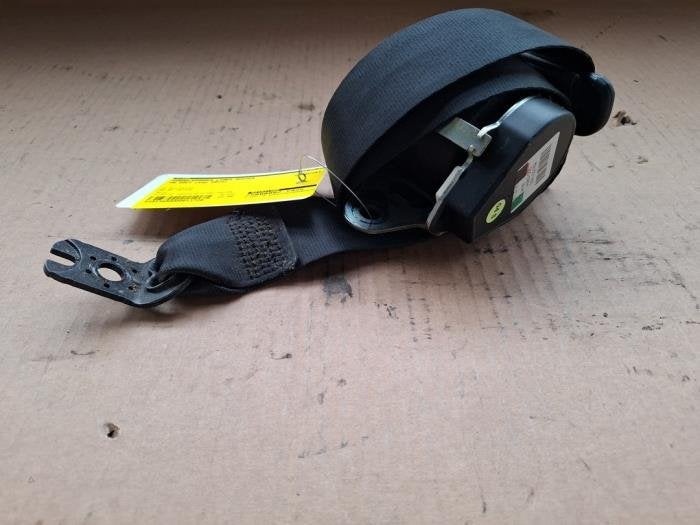 Tendeur de ceinture arrière gauche d'un Volkswagen Golf, Autos : Pièces & Accessoires, Volkswagen, -, 3 mois de garantie, Utilisé