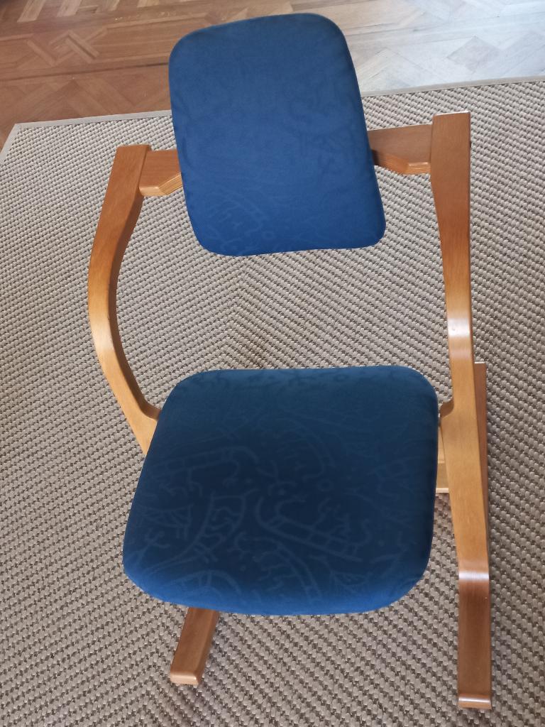 Stokke Varier 4 ergonomische stoelen, Huis en Inrichting, Ophalen, Tijdloos design, Blauw, Zo goed als nieuw