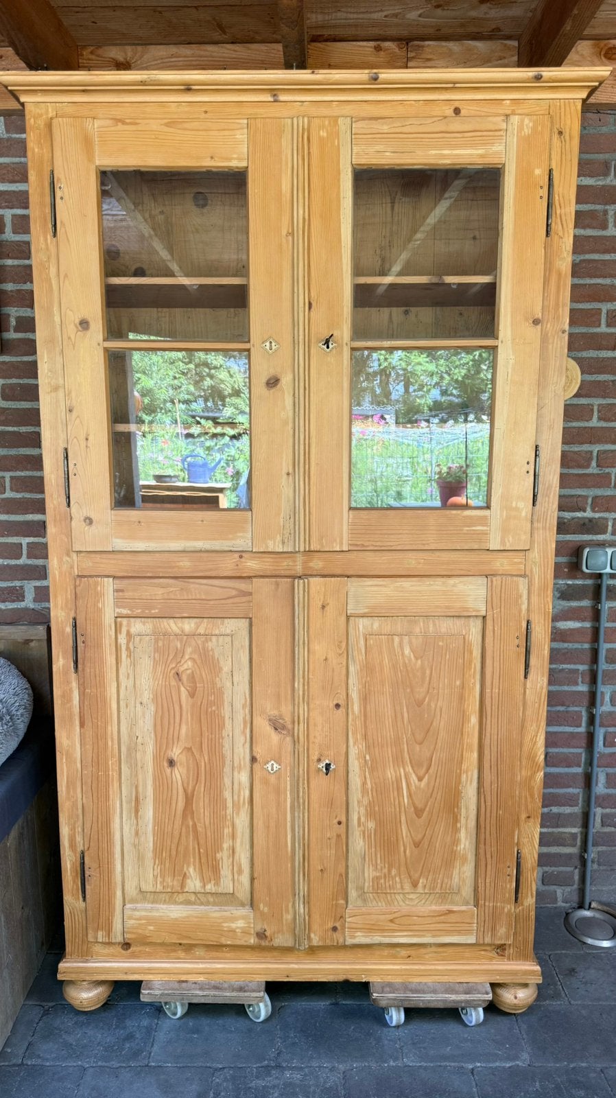 Prachtige oud grenen vitrinekast massief hout, Ophalen, Gebruikt