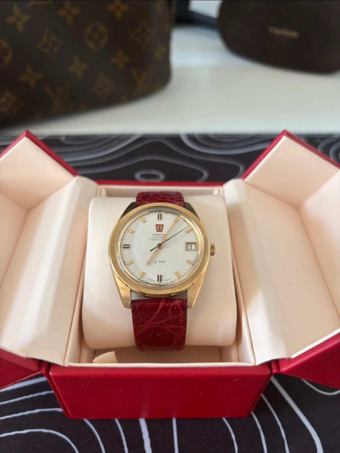 Chronomètre électronique Omega f300 — Vintage, Montre-bracelet, Enlèvement ou Envoi, Cuir, Omega