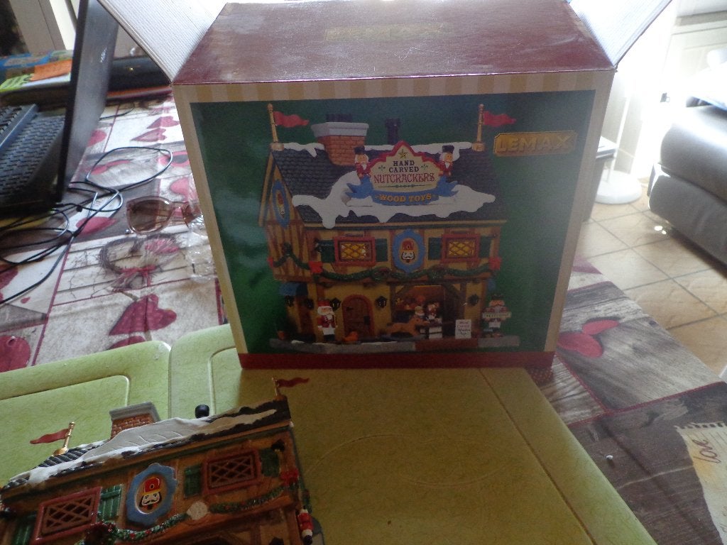 Lemax Kerstkhuisje Nutcrackers Wood Toys, Diversen, Kerst, Ophalen of Verzenden, Gebruikt