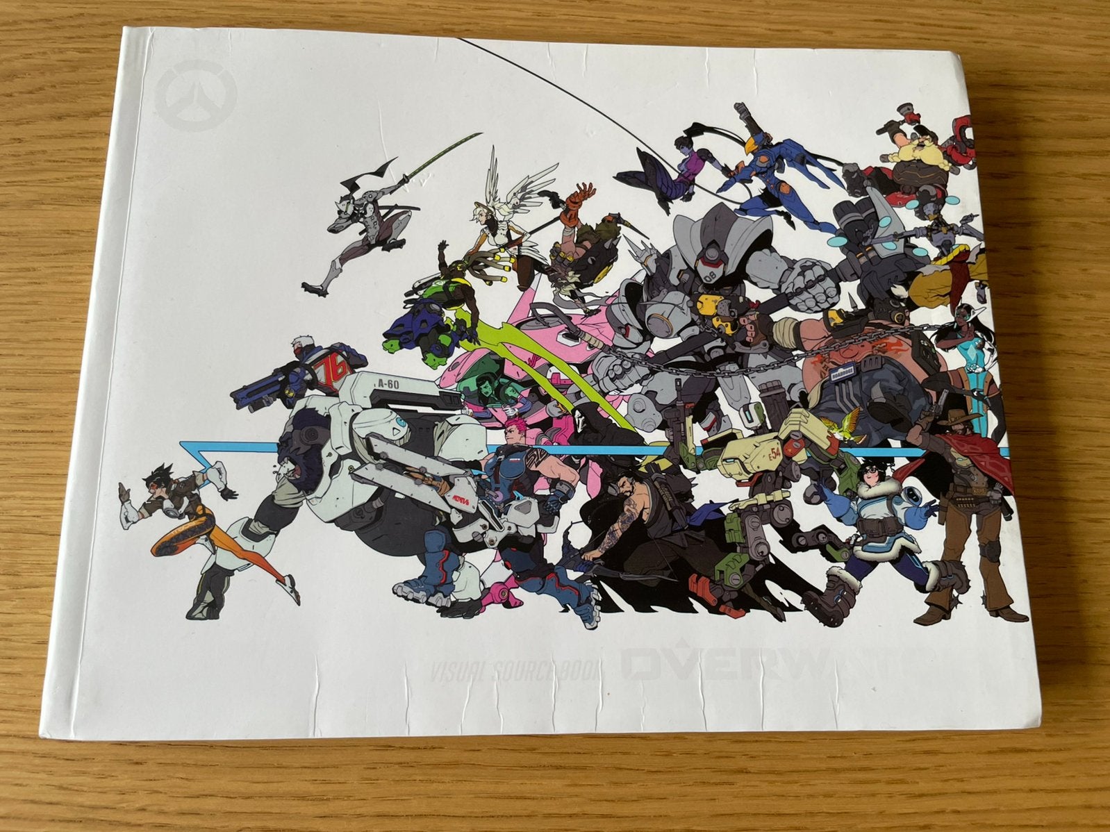 Overwatch - visual source book BLIZZARD, Consoles de jeu & Jeux vidéo, Jeux | Autre, Enlèvement, Comme neuf, Shooter