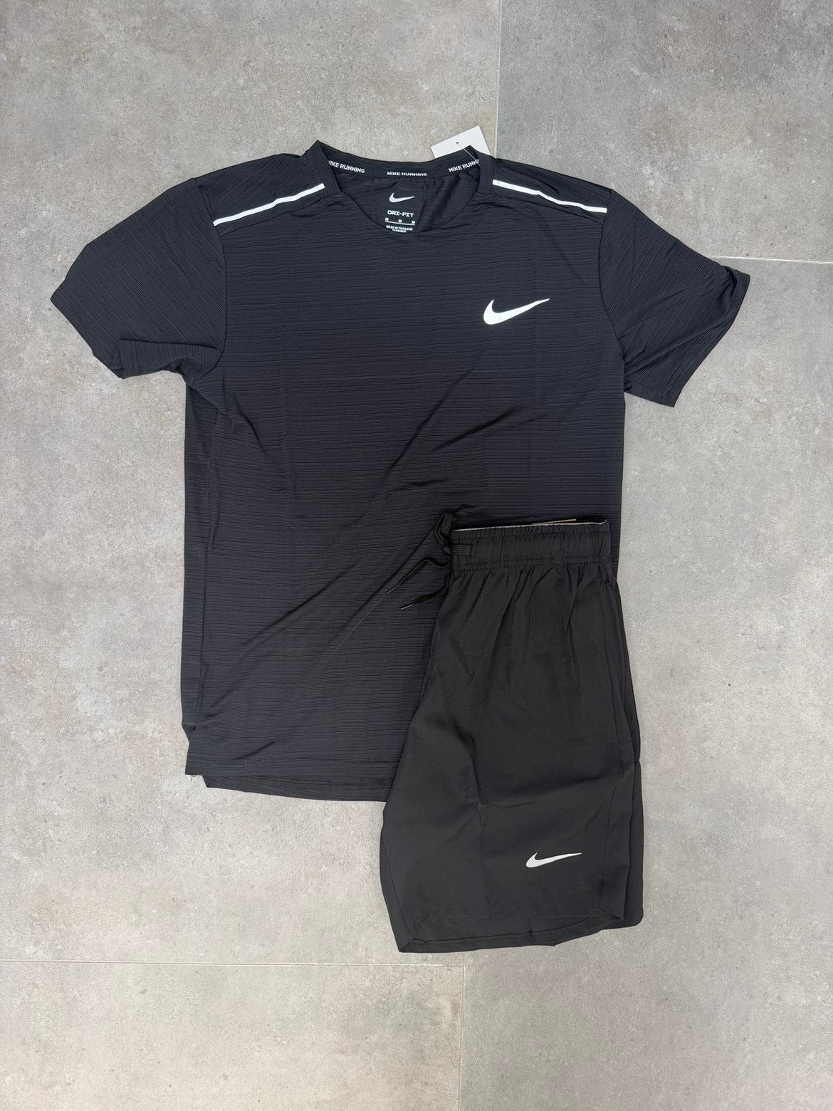 Ensemble Nike Miller (unisexe) tailles S, M, L, Vêtements | Hommes, Vêtements de sport, Enlèvement, Neuf
