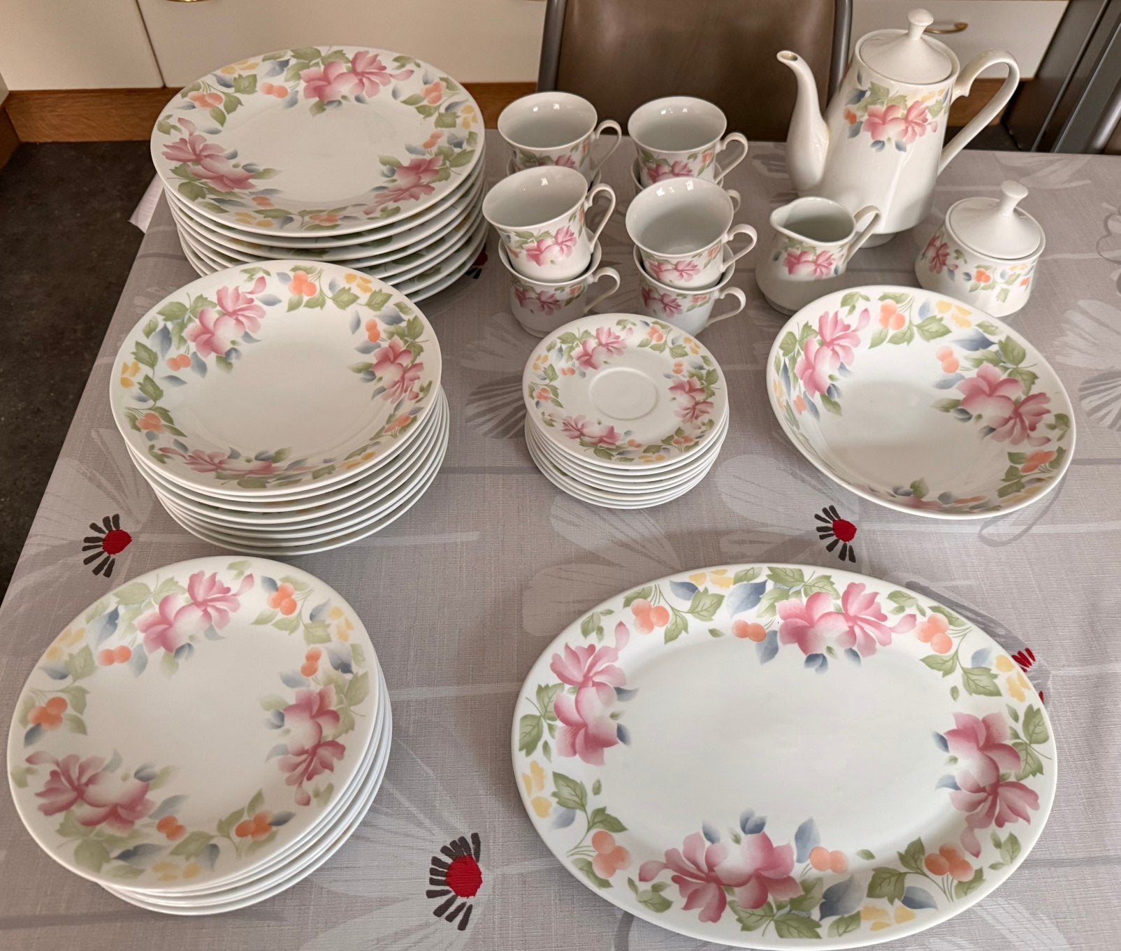 Lynns Fine China — Vaisselle en porcelaine florale, Enlèvement