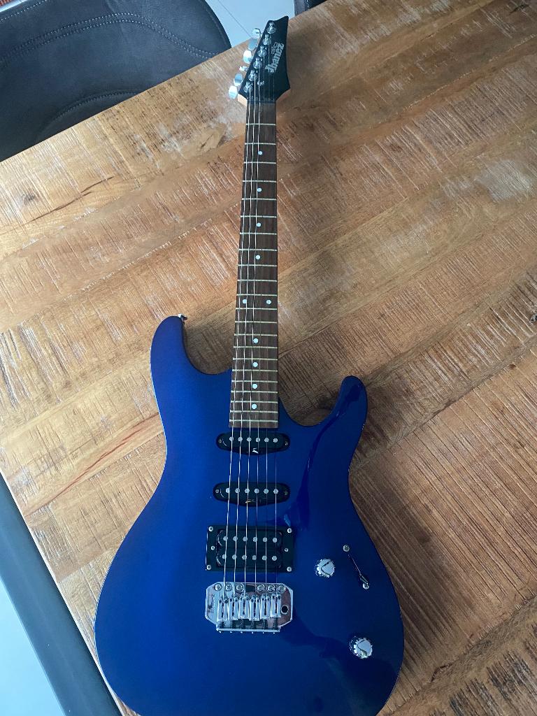 Gitaar Ibanez, Musique & Instruments, Instruments à corde | Guitares | Électriques, Enlèvement, Comme neuf, Ibanez, Avec ampli