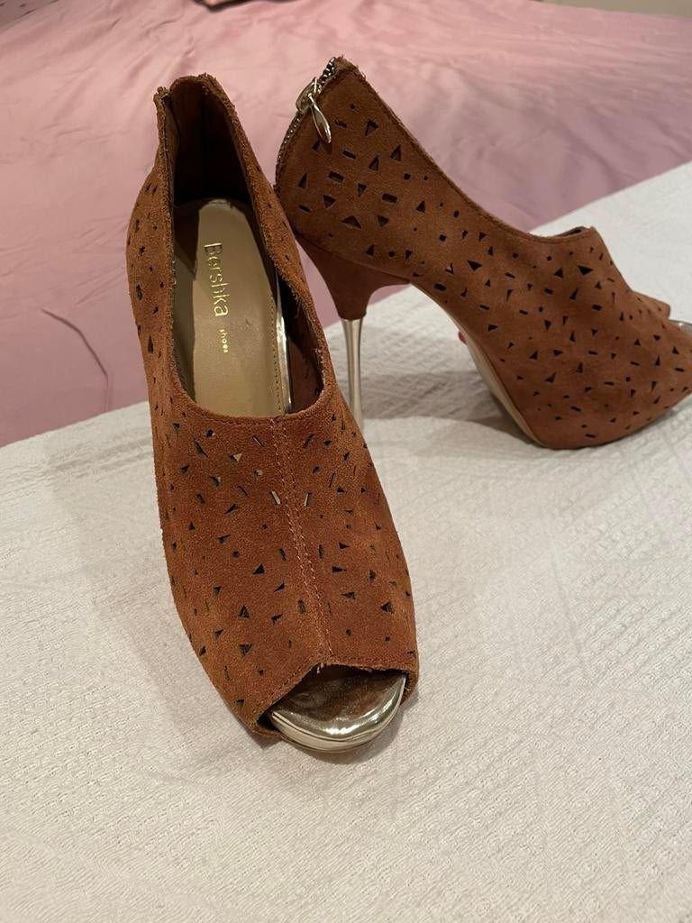 Escarpins Bershka, Kleding | Dames, Schoenen, Ophalen of Verzenden, Zo goed als nieuw, Pumps