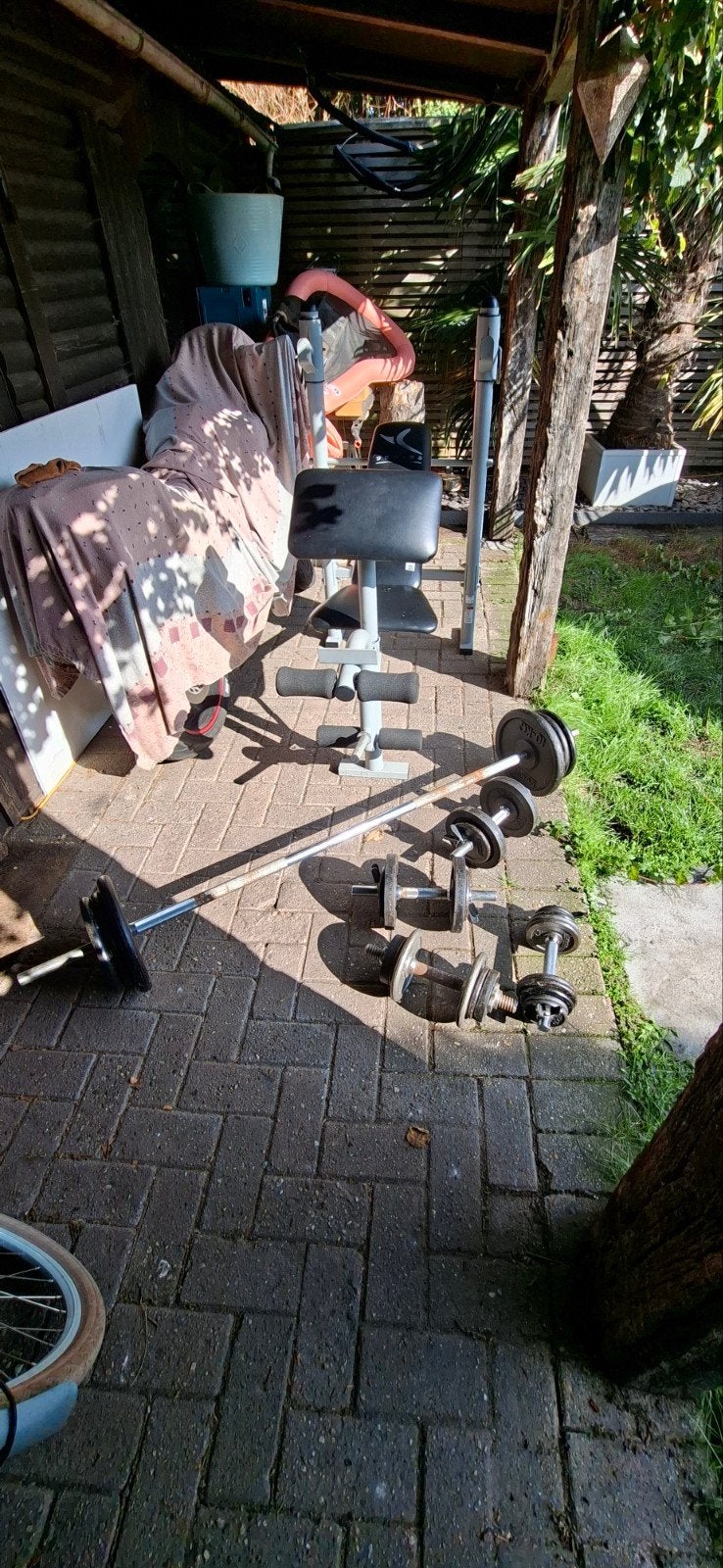 fitnessbank + 80kg gewichtschijven, Enlèvement, Utilisé, Bras, Banc d'exercice