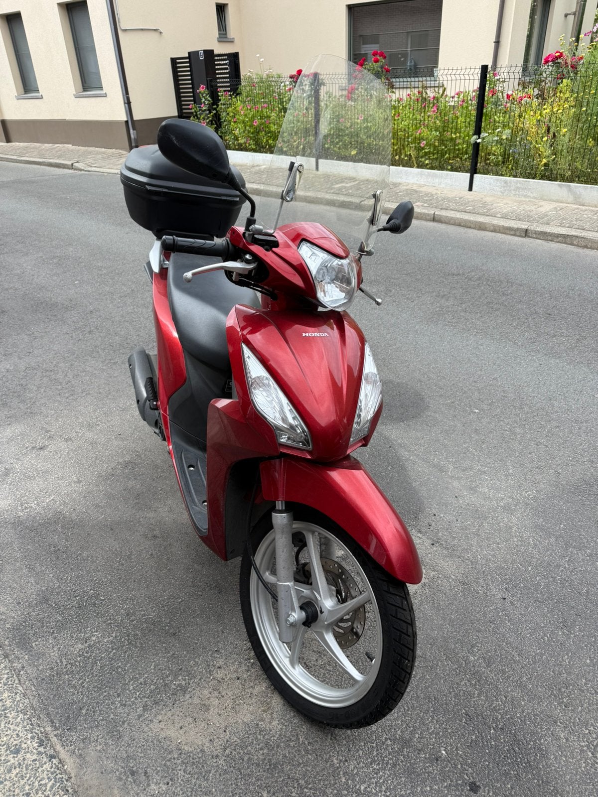 Honda motorfiets 108 cc, Fietsen en Brommers, Scooters | SYM, Ophalen, Zo goed als nieuw, Benzine