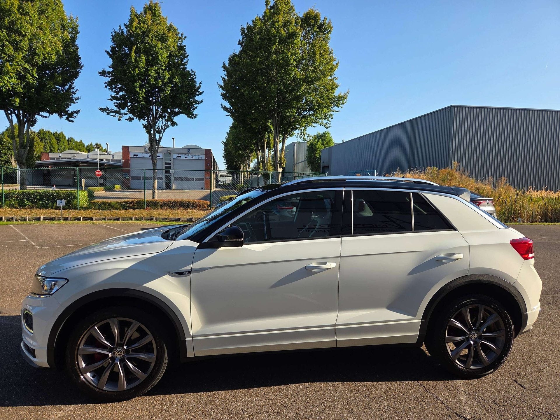 Volkswagen T-Roc 1.5 TSI DSG R-Line Pano/Carplay/Android/Cam, Autos, Alarme, Achat, Entretenue par le concessionnaire, 124 g/km
