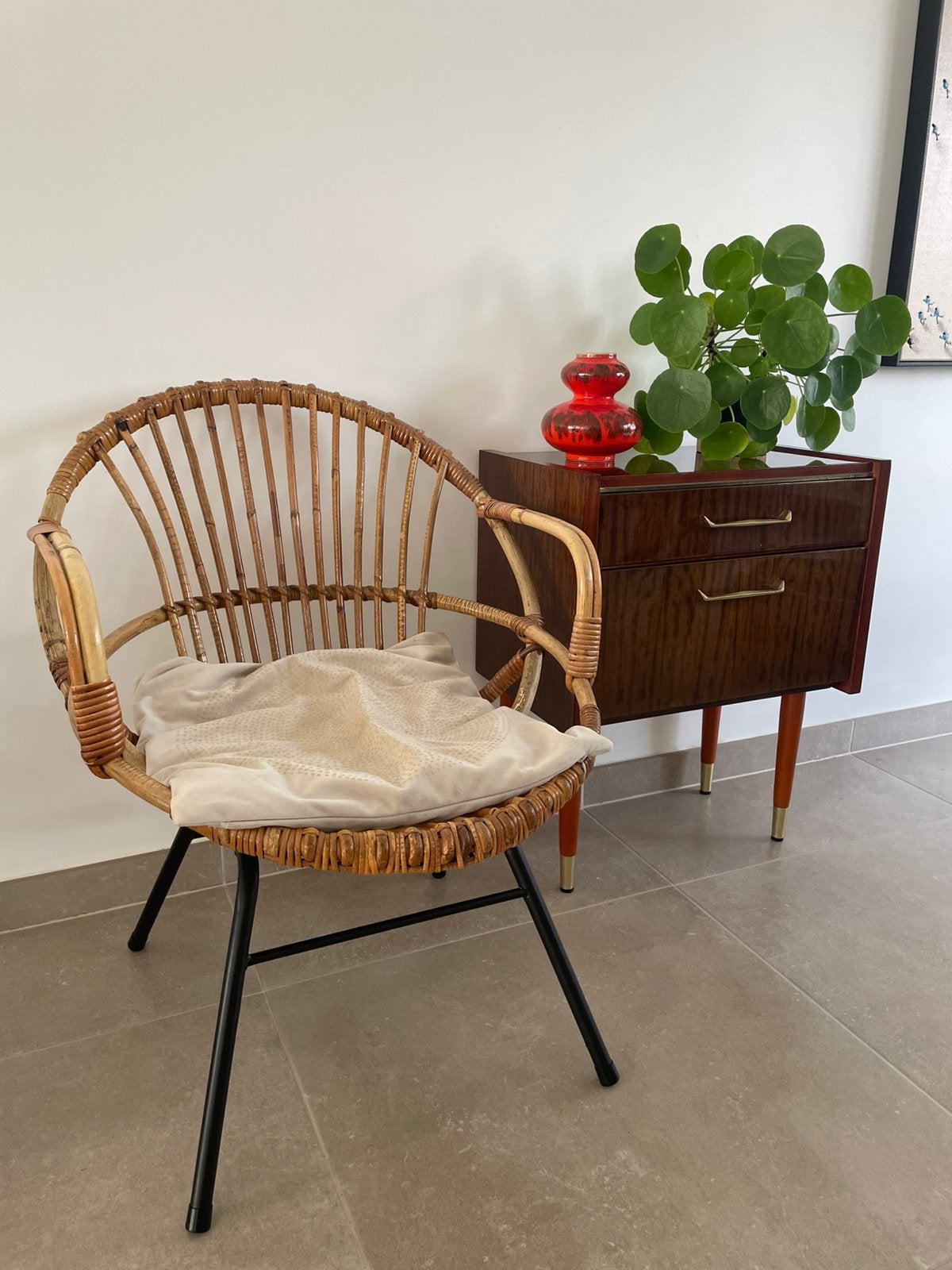 Rotanzeteltje met vintage kastje, Maison & Meubles, Osier ou Rotin, Vintage, Une personne, Enlèvement