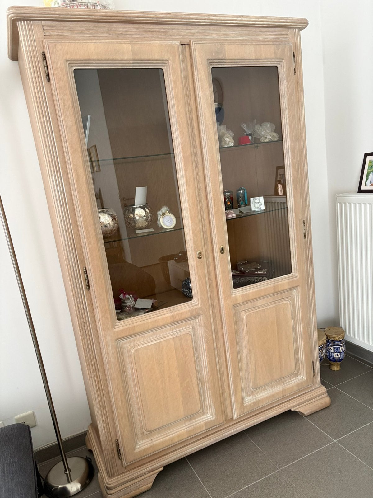 Armoires (vitrines), Ophalen, Zo goed als nieuw, Eikenhout