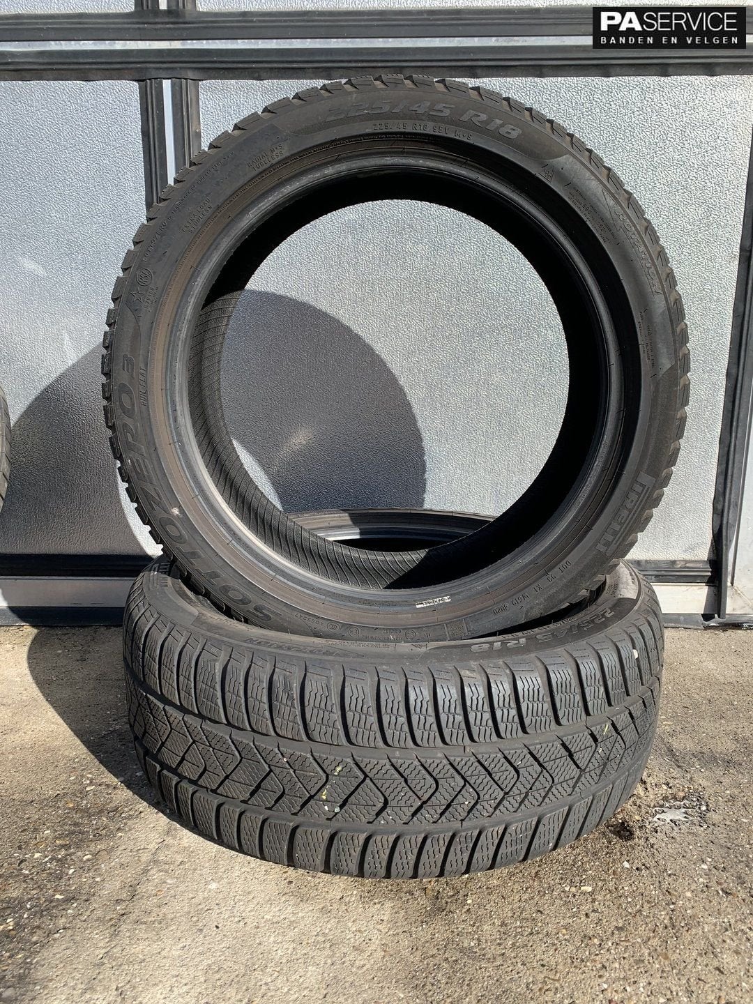 2x Pirelli 225 45 18 Runflat Winterbanden met 6,4 mm, Autos : Pièces & Accessoires, Pneus et Jantes, Pneus hiver, Véhicule de tourisme