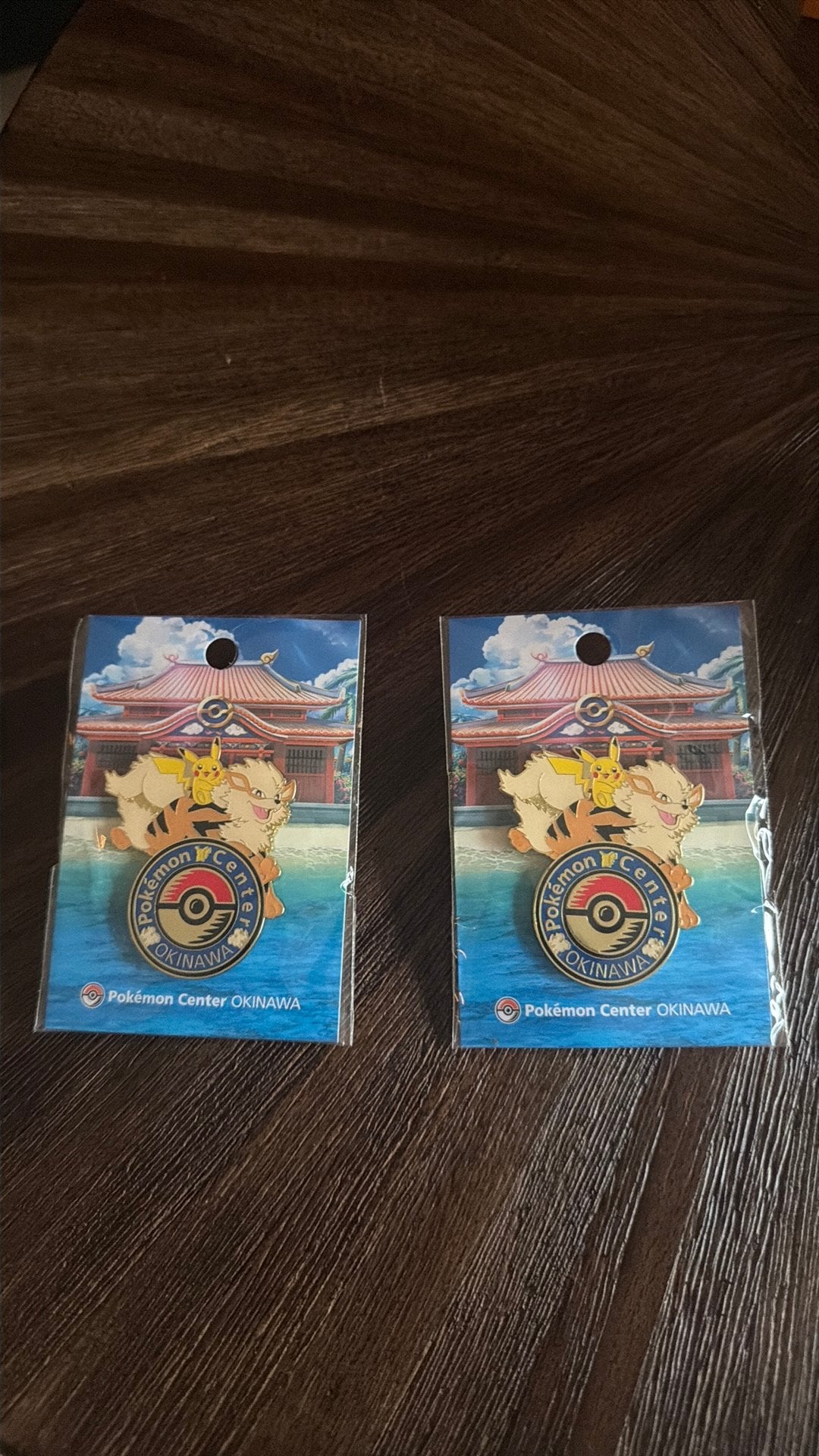 2 x Pin Pokemon center OKINAWA, Verzamelen, Ophalen of Verzenden, Nieuw