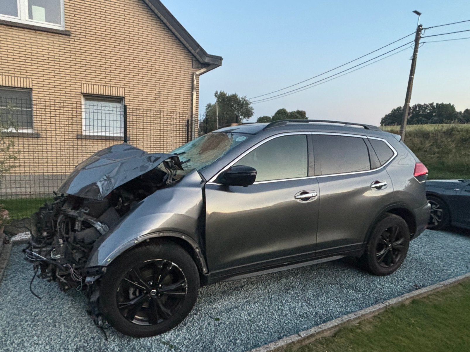 NISSAN X TRAIL 2014 - Epave, Achat, 117 kW, Noir, 5 places