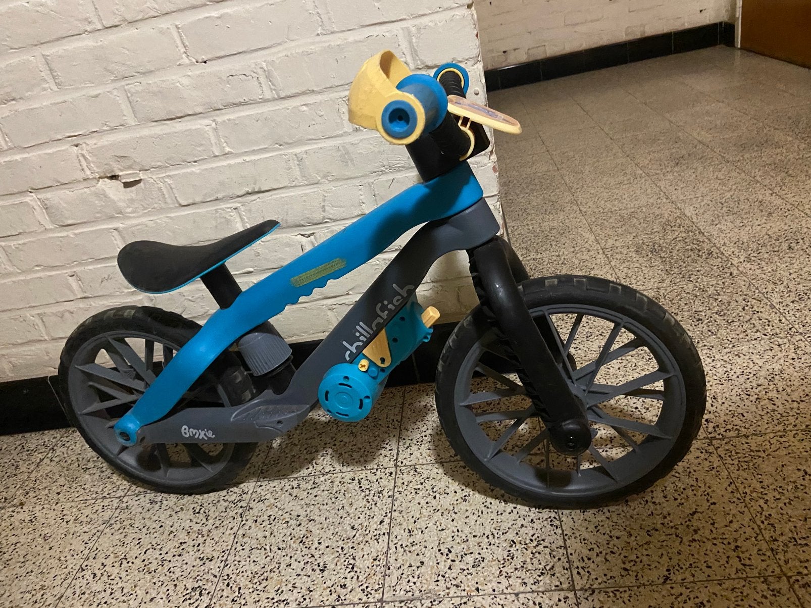 Loopfiets Chillfish, Fietsen en Brommers, Ophalen, Zo goed als nieuw