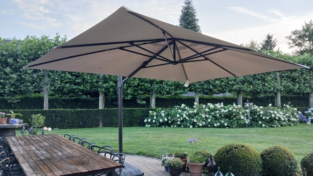 Grote zweefparasol, Ophalen, Gebruikt, Kantelbaar, Zweefparasol