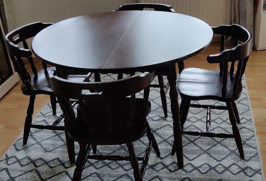 Table ronde avec quatre chaises, Maison & Meubles, Tables | Tables à manger, Enlèvement