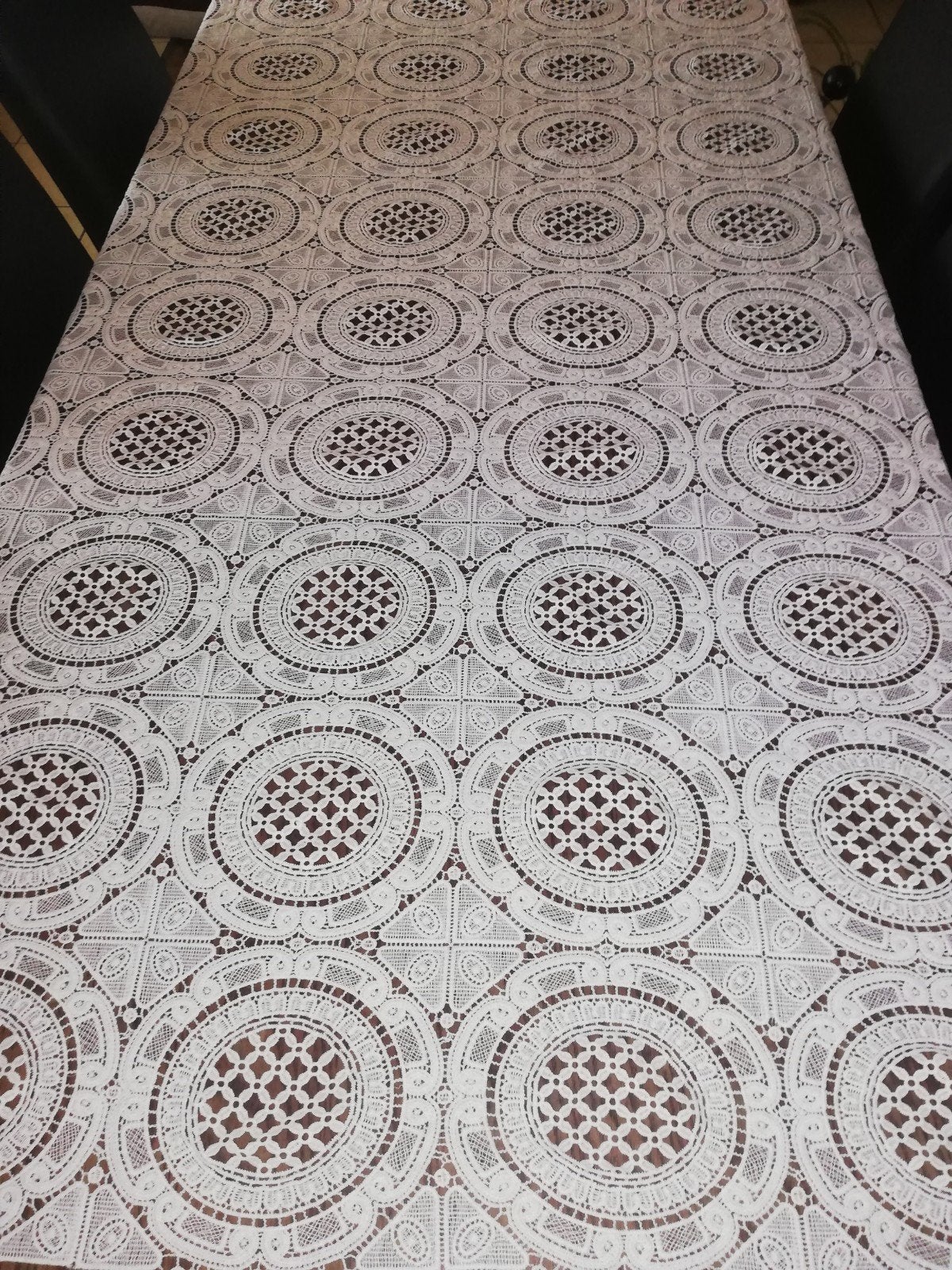 Nappe blanche en dentelle, Maison & Meubles, 180 cm, Nappe, Blanc, Enlèvement ou Envoi