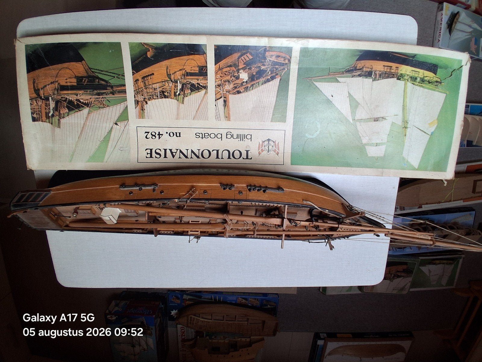 modelboot La Toulonaise  billing boats, Ophalen, Gebruikt, 1:50 tot 1:200