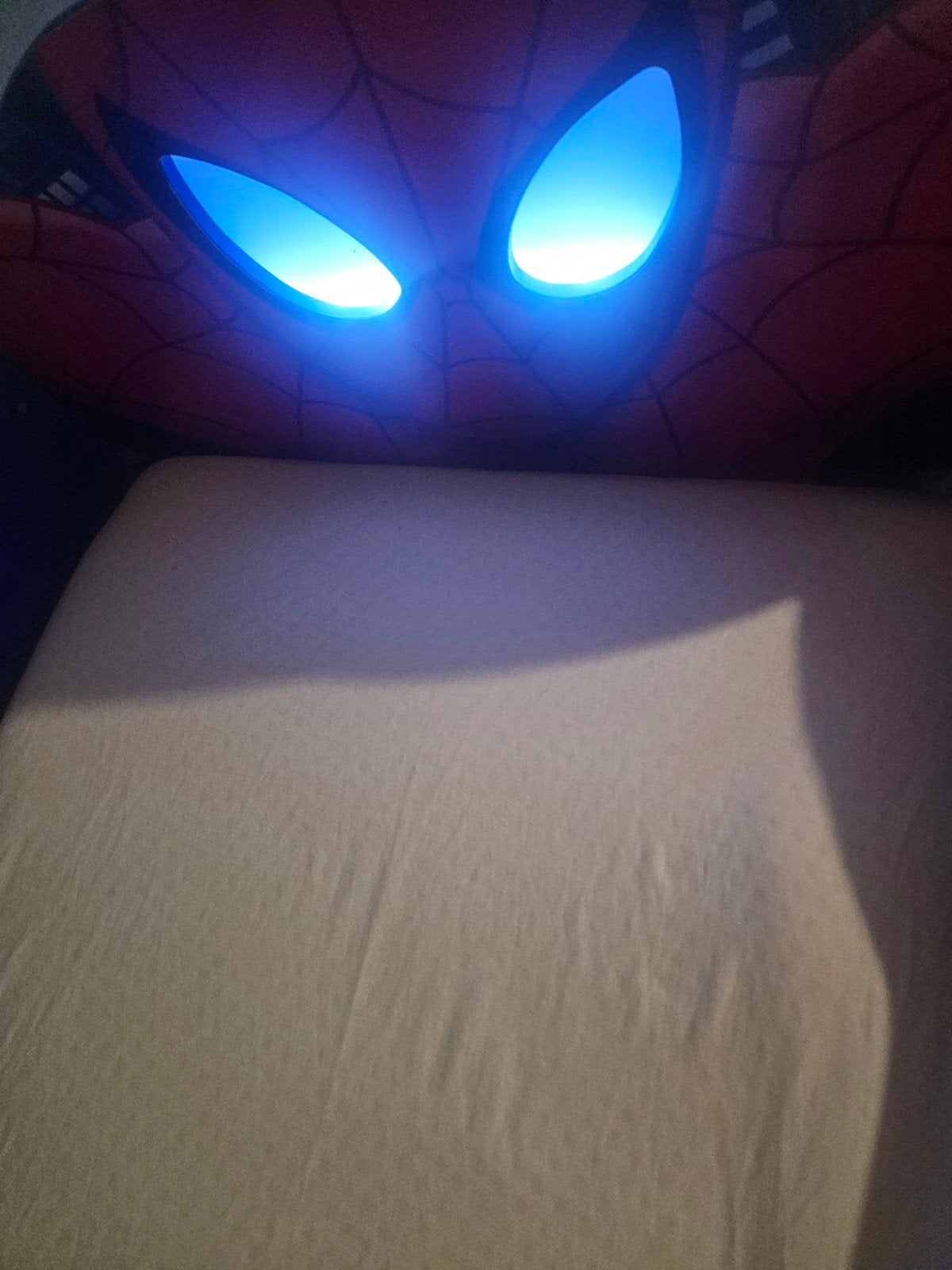 lit enfant spiderman, Enfants & Bébés, Chambre d'enfant | Lits, Matelas, 70 à 85 cm, Enlèvement, Utilisé